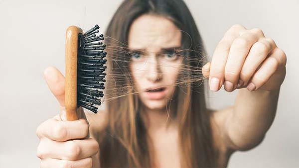 Read more about the article 關於掉髮、髪量稀少的7大原因